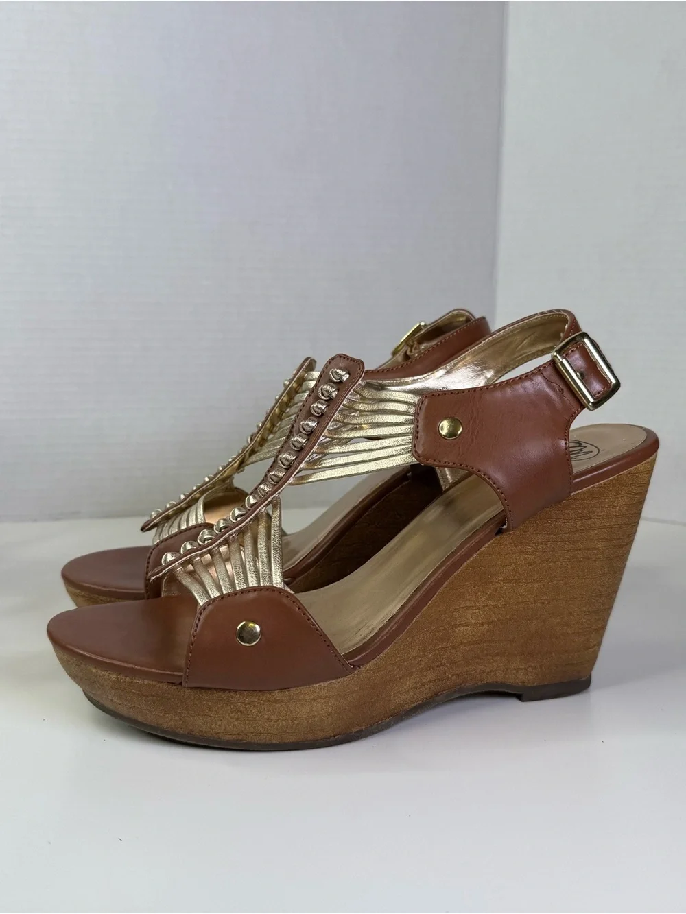 SM New York Y2K Brown & Gold Gladiator Wooden Wedge Sandals Women's Size 10